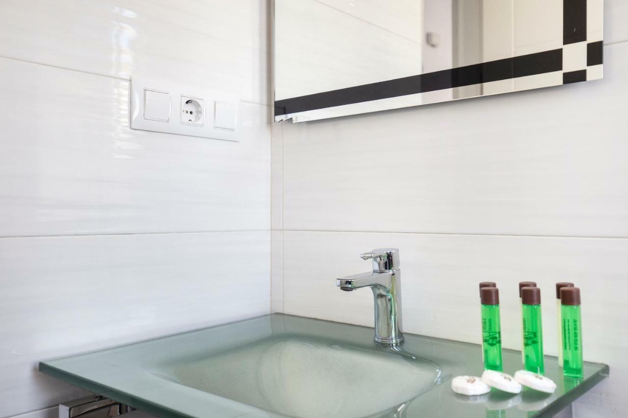 Apartamento Atico Real Suites Granada Luaran gambar